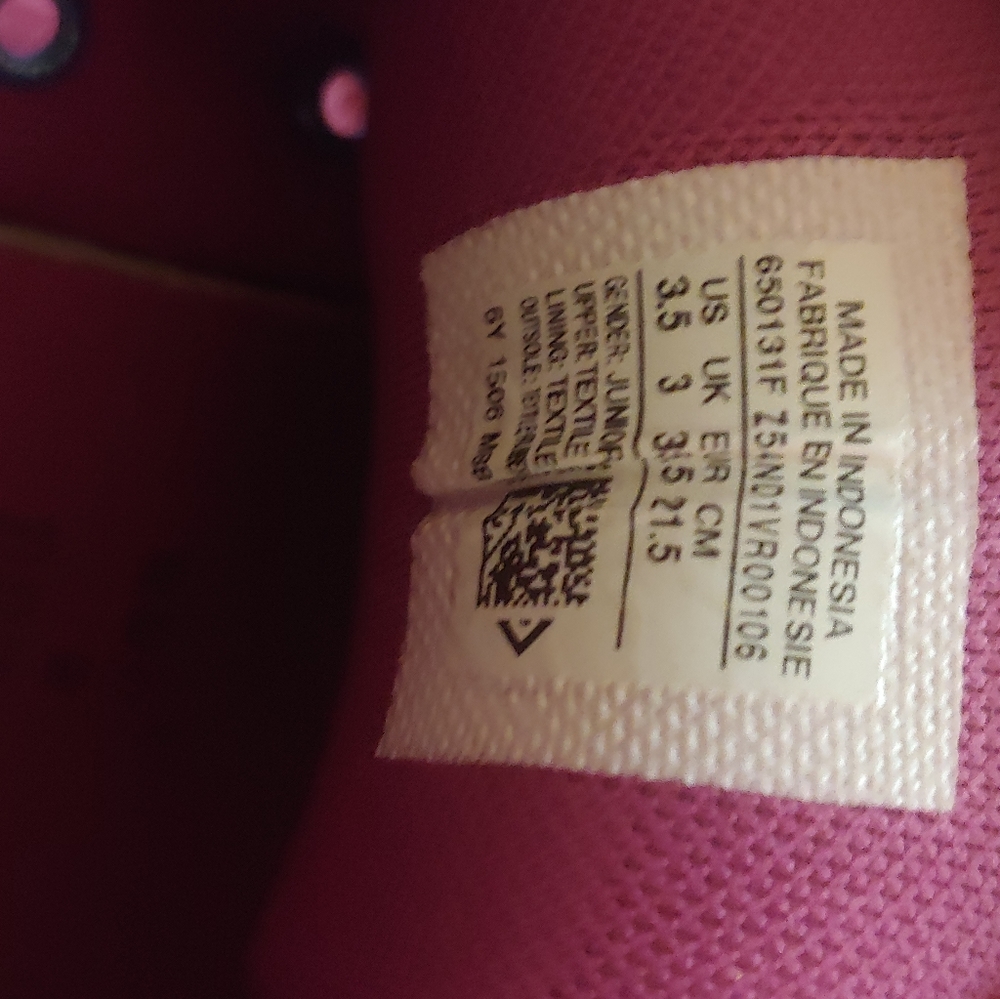Converse shoes - Picture 5 of 8